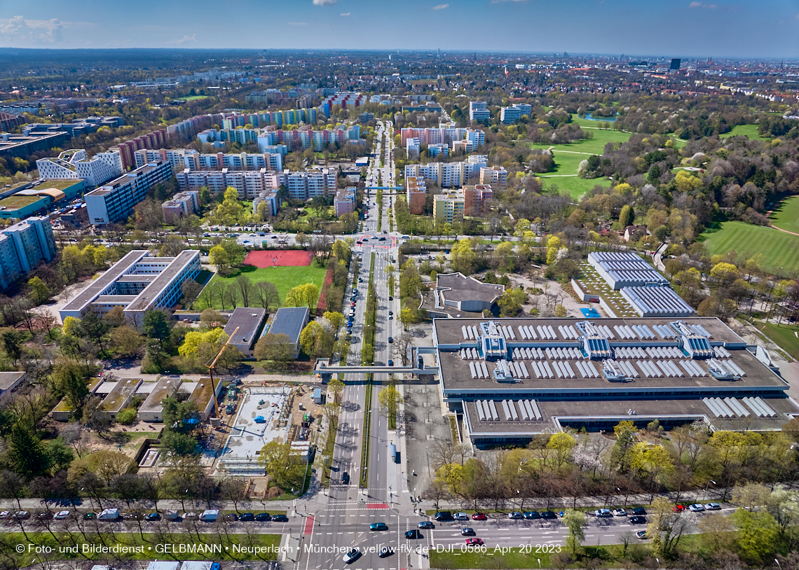 21.04.2023 - Luft- und Ebenenfotos vom Haus für Kinder in der Quiddestraße in Neuperlach